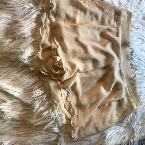 Bella Donna Shorts - Picture 3 of 5